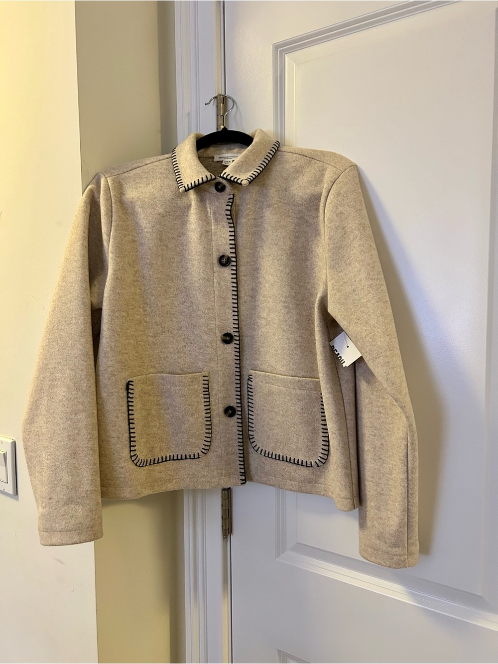 NEW Beachlunchlounge Cream Button-Front Jacket with Contrast Stitching